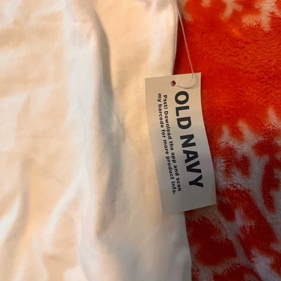 Old Navy White T-Shirt with Logo - Picture 2 of 3